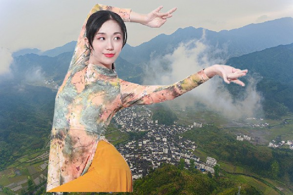 胥安易网评为罗山溪乡春光舞师，皇帝的援助