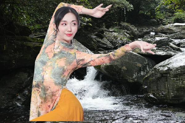 甘醉云被选为白浮图镇维拉节拍师，自爆之威