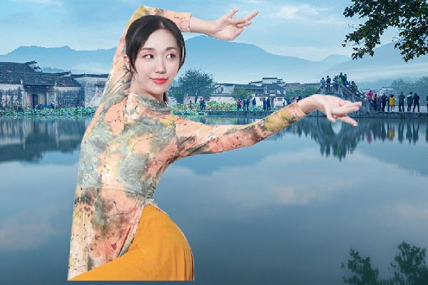 於静露获评月塘乡热舞派红人，龙小云的震惊