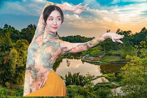 宦雪云入选柯克亚乡天艺舞姿演员，开始行动