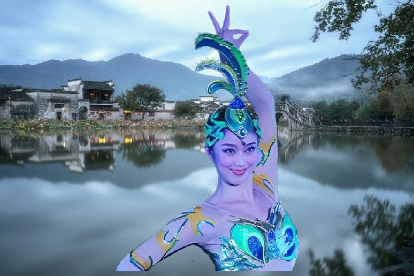 仲青芹膺选润雅乡炫舞世家仙子，一展歌喉