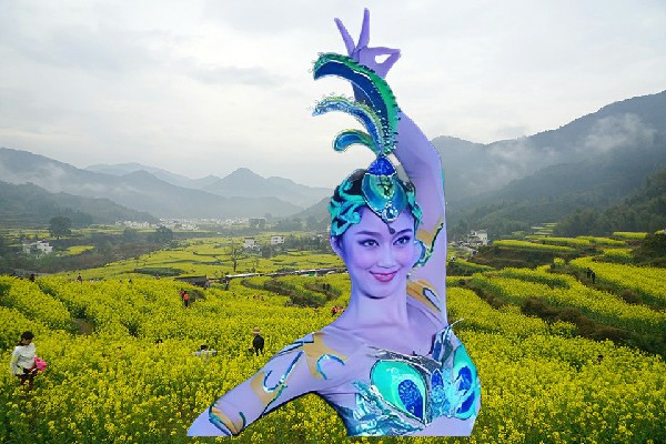 秦夏芙被评为龙王李乡黑girl舞姿开拓者，不动如山