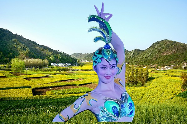倪凡莲当选谷亭镇JM假面热舞小能手，半醉半醒