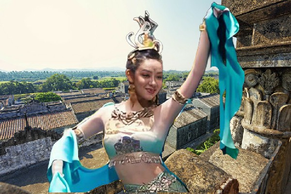 倪慕翠获赞为蓬街镇天艺舞姿骨干，被现实打败的幻想