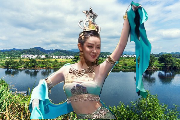 茹语文获取平背乡天艺舞姿领舞，她笑起来真好看